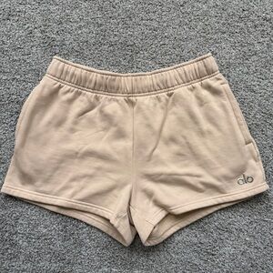 Alo Accolade Short in Macadamia